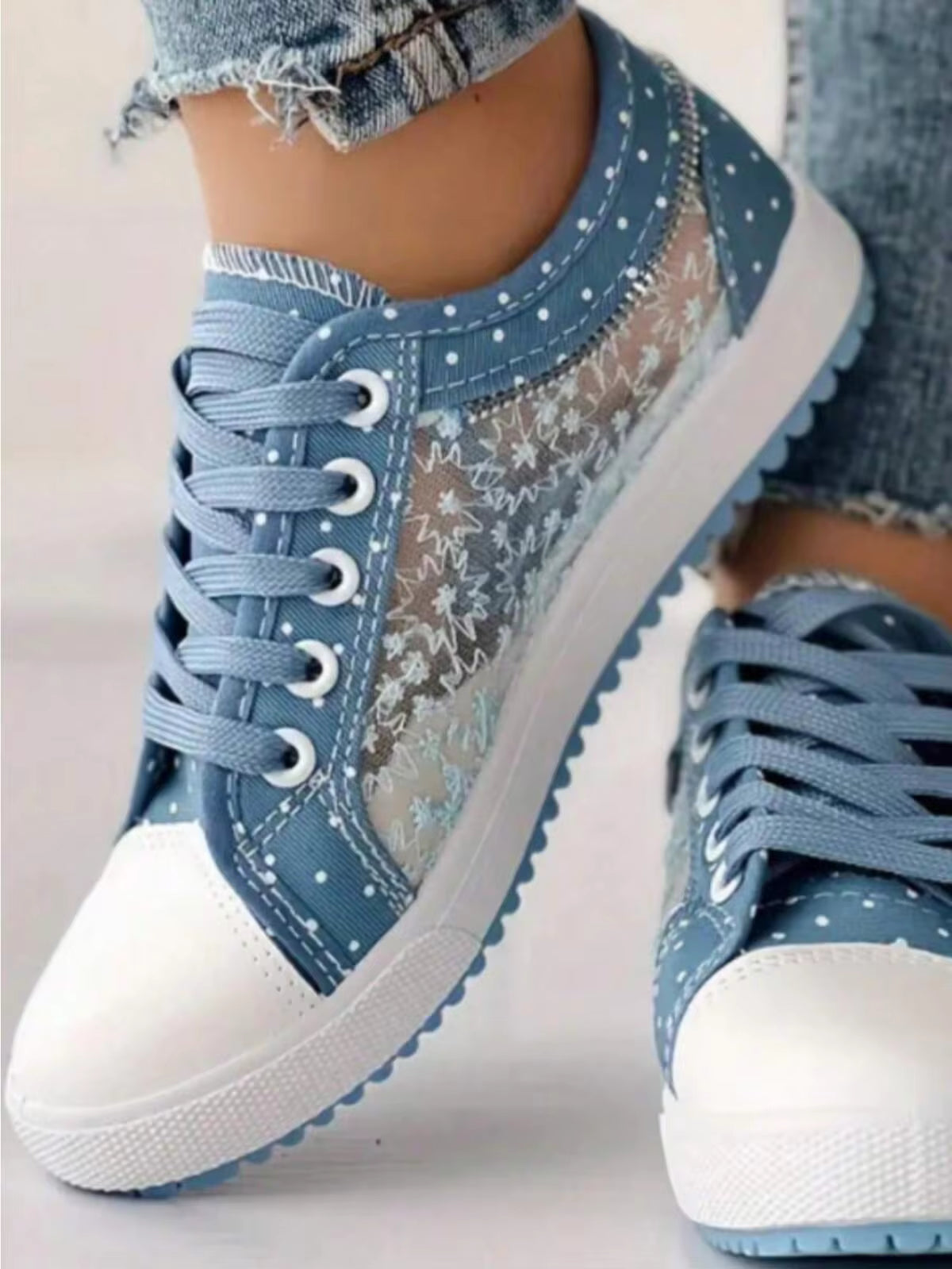(Under 1 Yard) Multifunctional Women's Mesh Casual Round Toe Lace-Up Flat Sneakers